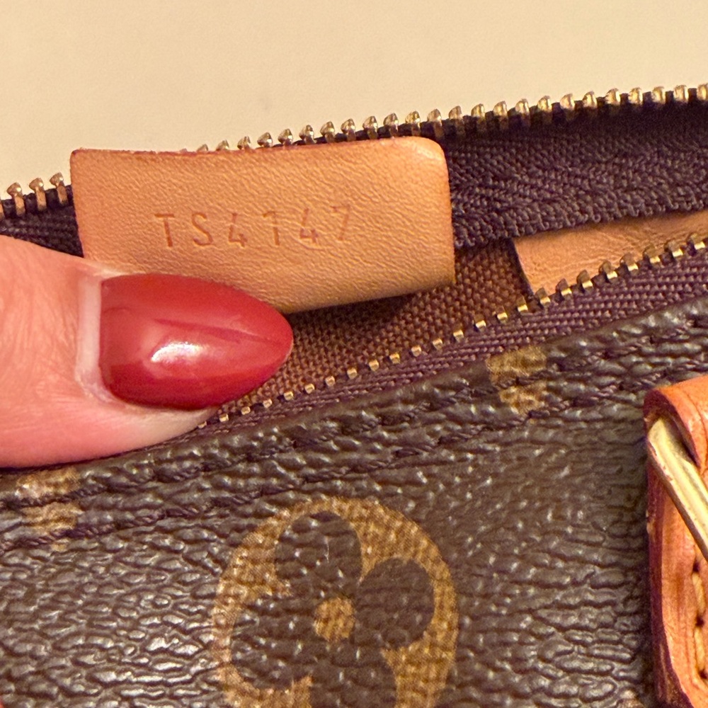 Louis Vuitton Nano Speedy - Picture 10 of 14
